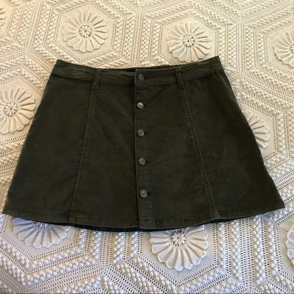 Celebrity Pink Olive Green Corduroy Button Front Skirt XL, Excellent Condition